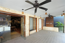 Alquilo Local Comercial en Ensanche Naco , Santo Domingo , 3 baños , 3 parqueos , US$ 8,500.00